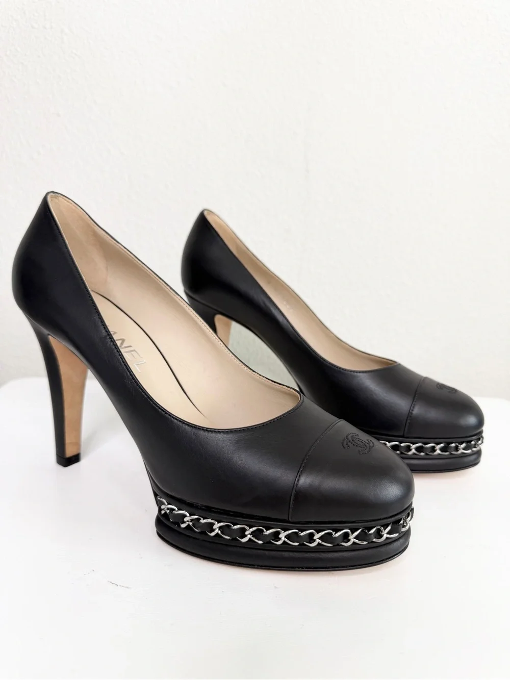 NEW CHANEL Black Leather Platform Pumps with Silver Chain Trim Size 39